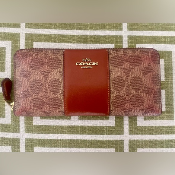 SOLD! COACH VINTAGE Signature Kaki Leather Tote & Accordion Coated Canvas Wallet - Picture 2 of 16